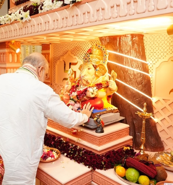अमित शाह मुख्यमंत्री निवासस्थान गणेश दर्शन