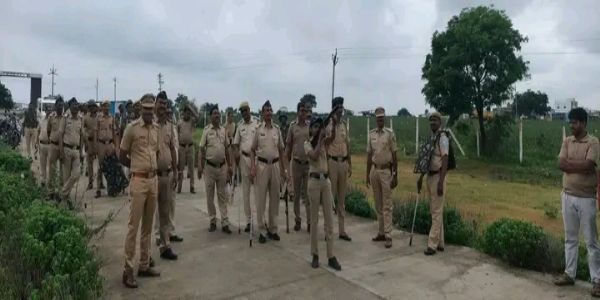 गणेशोत्सवानिमित्त चारठाणा पोलिसांचे पथसंचलन