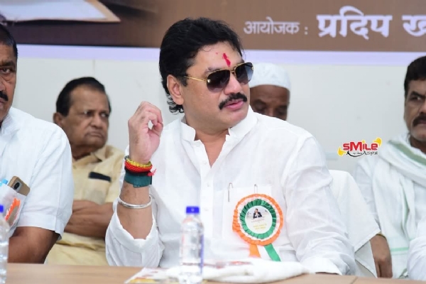 धनंजय मुंडे धनंजय मुंडे