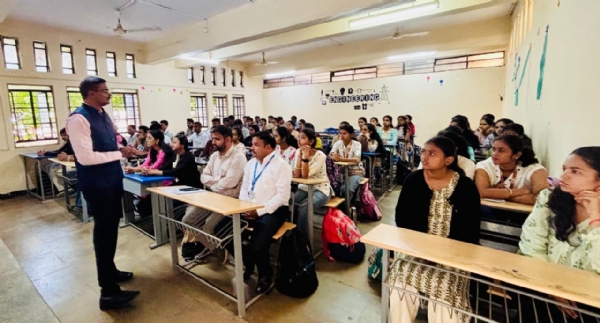 विद्यार्थ्यांना हरित ऊर्जा, विद्युत सूरक्षा व वीज बचत विषयांवर प्रबोधन विद्यार्थ्यांना हरित ऊर्जा, विद्युत सूरक्षा व वीज बचत विषयांवर प्रबोधन