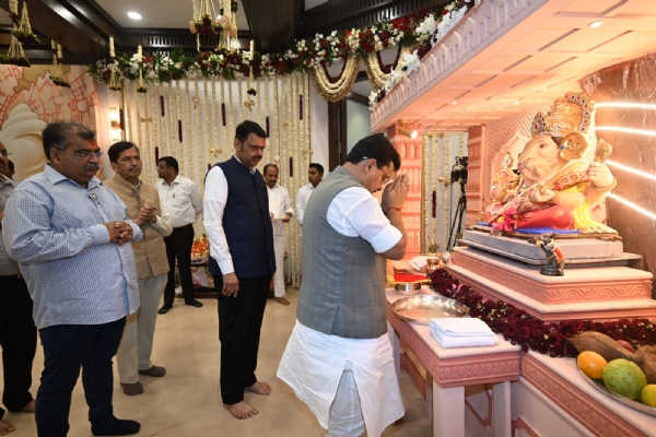 नितीन नबीन मुंबई गणेश दर्शन