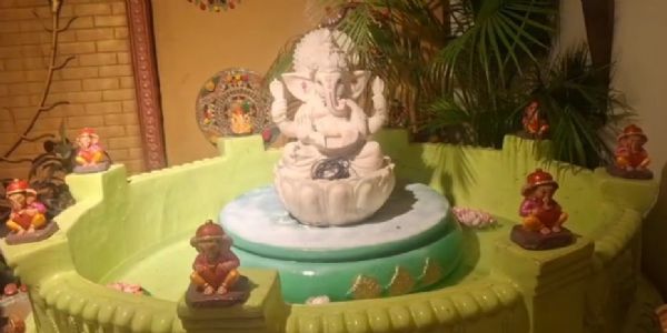 अमरावतीतील खंडेलवाल कुटुंबाच्या घरी घडत तब्बल 451 गणरायांचं दर्शन