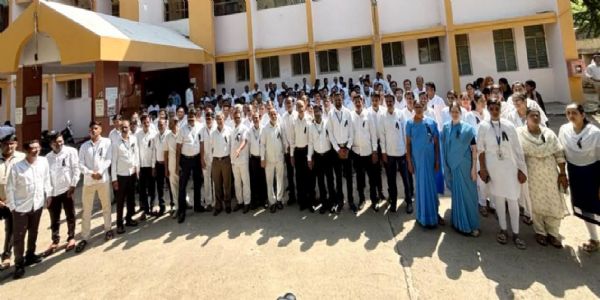 वेतनश्रेणीच्या मागणीसाठी न्यायालयीन कर्मचारी आक्रमक; बेमुदत संपाचा इशारा