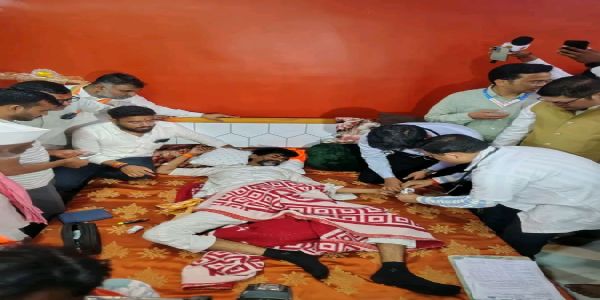 मनोज जरांगेंची प्रकृती खालावली, जागेवरुन उठताही येईना, डॉक्टरांचा गंभीर इशारा