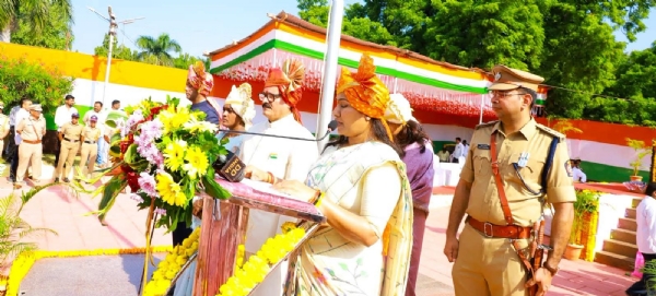 संभाव्य दुष्काळी परिस्थितीवर मात करण्यासाठी राज्यशासन तत्पर - पालकमंत्री बोर्डीकर संभाव्य दुष्काळी परिस्थितीवर मात करण्यासाठी राज्यशासन तत्पर - पालकमंत्री बोर्डीकर