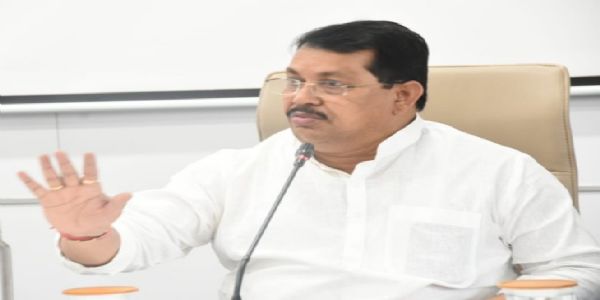 मराठा समाजाला न्याय द्या, पण ओबीसींचे वाटोळे सरकारने केले - विजय वडेट्टीवार