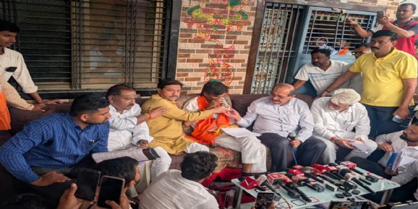 सरकारच्या आश्वासनानंतर जरांगेंचे उपोषण तूर्तास स्थगित, आंदोलन सुरुच राहणार