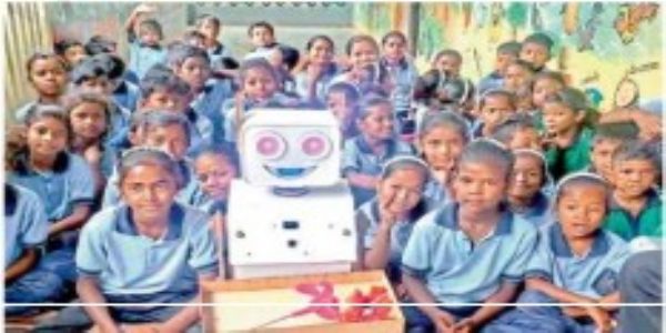 मेळघाटातील चिमुकल्यांच्या हाती ‘रोबोट’ची कमान