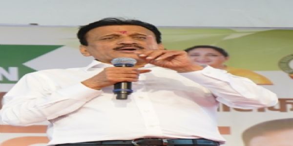 सिंहस्थ कुंभमेळ्याच्या ध्वजारोहण सोहळ्याच्या पूर्वतयारीला गती द्यावी - गिरीश महाजन
