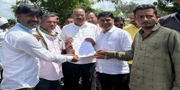 तिवसा दुष्काळग्रस्त जाहीर करा; हेक्टरी लाखाची मदत द्या