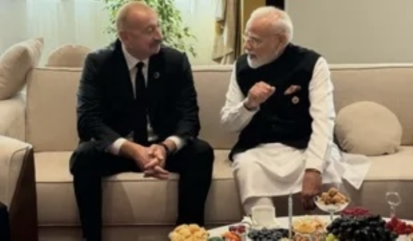 पंतप्रधान मोदी-अझरबैजानचे राष्ट्राध्यक्ष यांच्या भेटीतून भारत-अझरबैजान संबंध सुधारण्याचे संकेत पंतप्रधान मोदी-अझरबैजानचे राष्ट्राध्यक्ष यांच्या भेटीतून भारत-अझरबैजान संबंध सुधारण्याचे संकेत