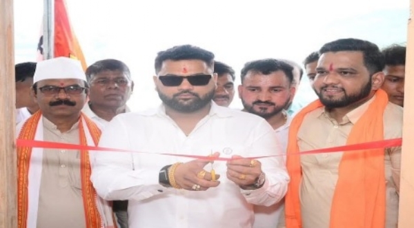 Government schemes to be taken to every household: Yuva Sena branch launched at Sakhar. Government schemes to be taken to every household: Yuva Sena branch launched at Sakhar.