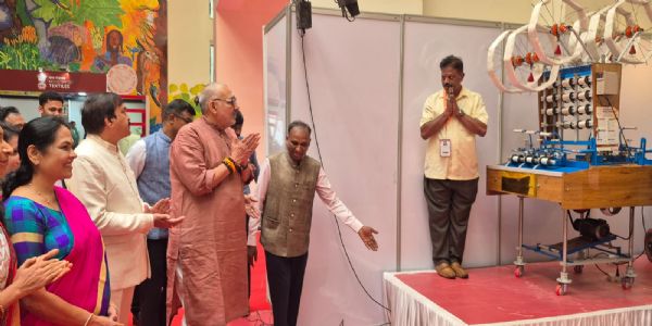 जागतिक रेशीम उत्पादनात भारताला प्रथम क्रमांकावर नेण्याचा संकल्प - केंद्रीय मंत्री गिरिराज सिंह