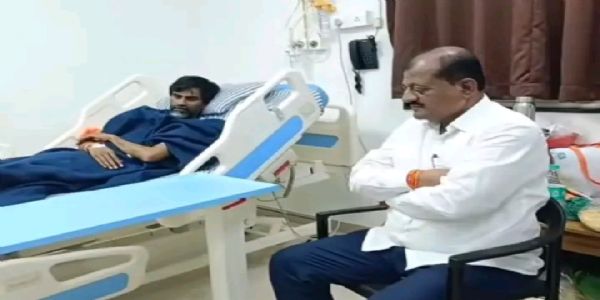 खासदार संजय जाधव यांनी घेतली मनोज जरांगेंची भेट