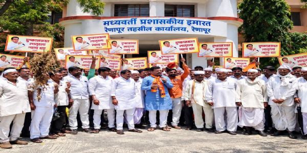 दुष्काळाच्या मागणीसाठी मनसेचे हलगी नाद आंदोलन