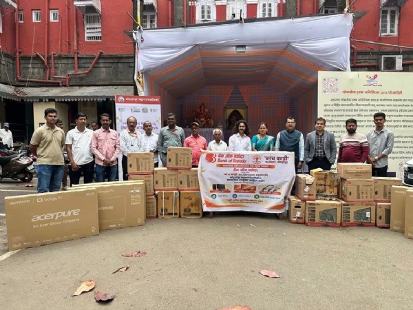 महापालिकेतडिजिटल साहित्याचे लोकार्पण व हस्तांतरण