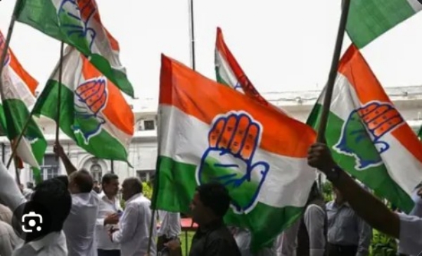 वारंवार सफाईचा ठेका बंद पडणे गंभीर; सत्ताधारी भाजपा-मित्रपक्ष जबाबदार वारंवार सफाईचा ठेका बंद पडणे गंभीर; सत्ताधारी भाजपा-मित्रपक्ष जबाबदार