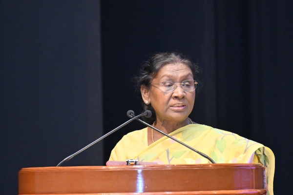 शिक्षणाचा उपयोग समाजाच्या हितासाठी करा, राष्ट्रपती मुर्मूंचे विद्यार्थ्यांना आवाहन शिक्षणाचा उपयोग समाजाच्या हितासाठी करा, राष्ट्रपती मुर्मूंचे विद्यार्थ्यांना आवाहन