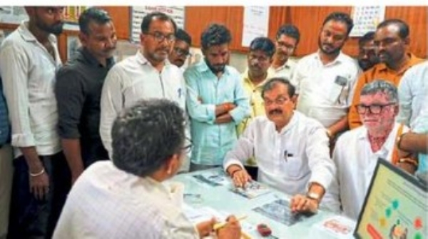 आसेगावपूर्णातील इंडियन बँकेवर आमदारांची धडक