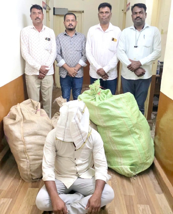 पोलीस कारवाई पोलीस कारवाई