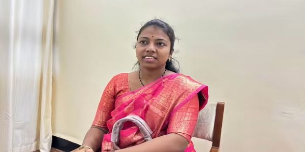 सोलापूर महापालिका सभागृहाबाहेर सुरक्षा जाळी बसवा; नगरसेविका पवार यांची आयुक्तांकडे मागणी
