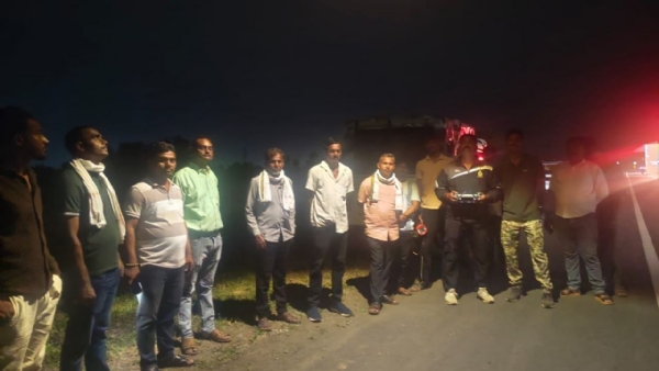 मोझरी बायपासवर दुचाकीस्वारावर बिबट्याने झडप मारल्याची चर्चा; परिसरात भीतीचे वातावरण.. मोझरी बायपासवर दुचाकीस्वारावर बिबट्याने झडप मारल्याची चर्चा; परिसरात भीतीचे वातावरण..