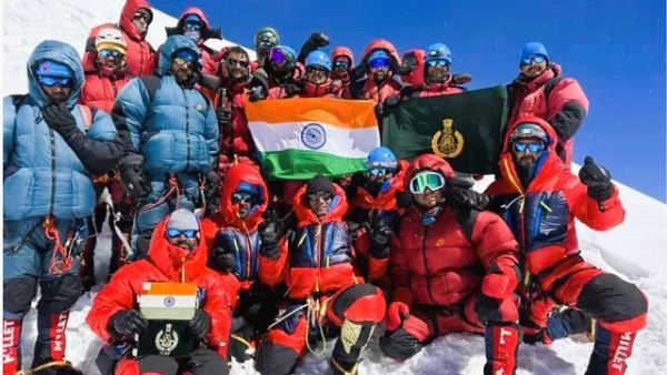 आयटीबीपीच्या जवानांनी सर केले ‘माऊंट-एबी’ शिखर आयटीबीपीच्या जवानांनी सर केले ‘माऊंट-एबी’ शिखर