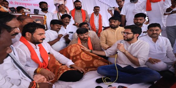 लातूरात शेतकऱ्यांच्या न्याय्य हक्कांसाठी सुरू असलेल्या लढ्याला ठाकरे गटाचा ठाम पाठिंबा!