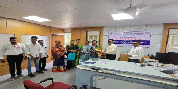 आपले सरकार सेवा केंद्रातून तृतीयपंथीय आकाश काकडे यांना मिळाला उपजीविकेचा आधार