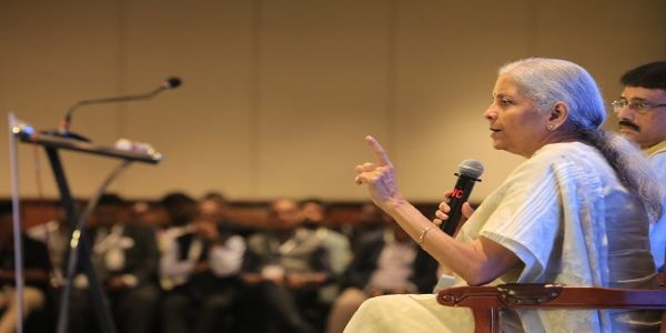 भारत १० टक्क्यांहून अधिक आर्थिक विकासदर साध्य करू शकतो - निर्मला सीतारमण