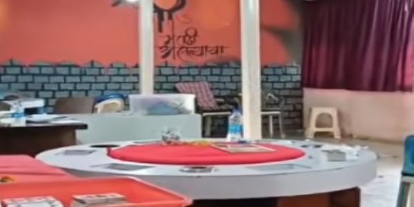 रायगड - ३५ जुगारी पोलिसांच्या जाळ्यात; लोहारे गावच्या हद्दीत १२ लाखांचा मुद्देमाल जप्त