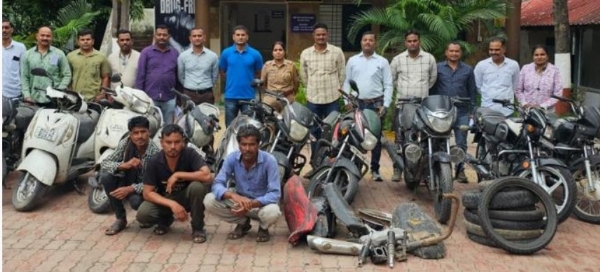 दुचाकी चोरट्यांचा नो रिस्क, नो रिकव्हरी’चा भन्नाट फंडा : राजापेठ पोलिसांची कारवाई, १६ दुचाकी जप्त