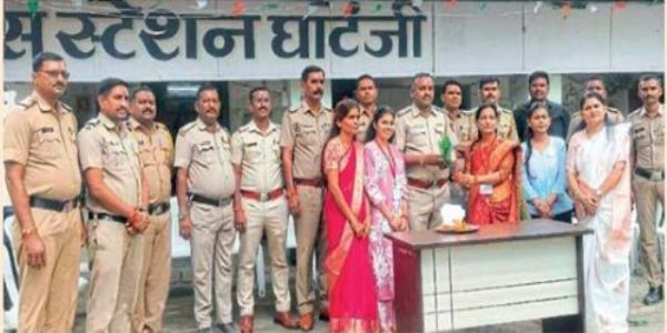 रक्षाबंधनातून पोलिसांशी जपला आपुलकीचा बंध