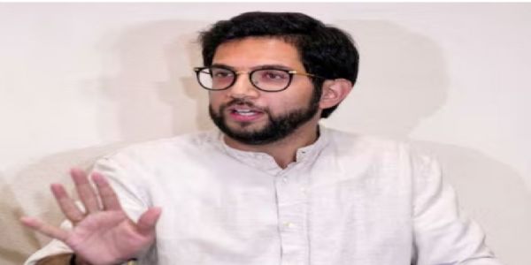 सरकारला विद्यार्थ्यांशी घेणे देणे नाही - आदित्य ठाकरे