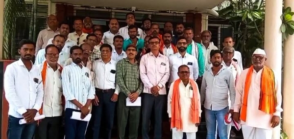 देवस्थान इनाम जमिनीचा प्रश्न निकाली काढावा -कृती समितीचे जिल्हाधिका-यांना निवेदन