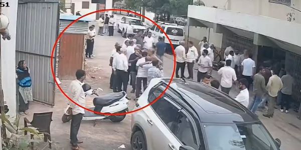सोलापुरात माजी नगरसेवक लालचंद वाधवानी यांच्यावर भरदिवसा धारदार शस्त्राने हल्ला