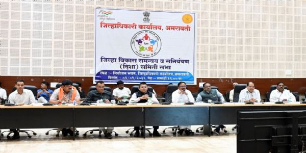 अमरावती - रस्ते, घरकुल, आरोग्य, पाणी पुरवठ्याच्या समस्या सोडविण्यावर भर द्यावा - खा. वानखडे