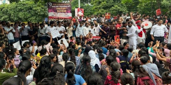 एमपीएससी पेपरफुटी विरोधात अमरावतीत विद्यार्थ्यांचा एल्गार