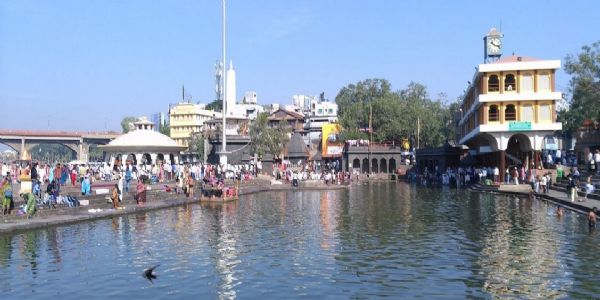 नाशिक - रामकुंड परिसरात पाच जण बुडाले, एकाचा दुर्दैवी मृत्यू