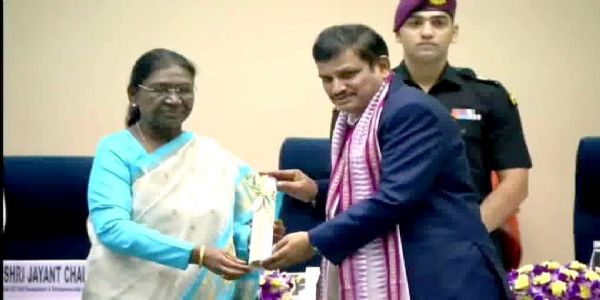 राष्ट्रपतींच्या हस्ते लातूरच्या वैभव कुलकर्णी यांना राष्ट्रीय शिक्षक पुरस्कार