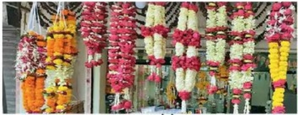 मागणी असुनही फुलांचे भाव स्थिर, फुलविक्रेते, फुलउत्पादकांमध्ये पसरली चिंता