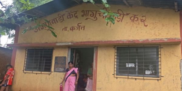 रायगड - कर्जतच्या भागुची वाडी अंगणवाडीत निकृष्ट अमृत आहाराचा आरोप