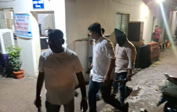 अश्लील चॅटिंग चा आरोप