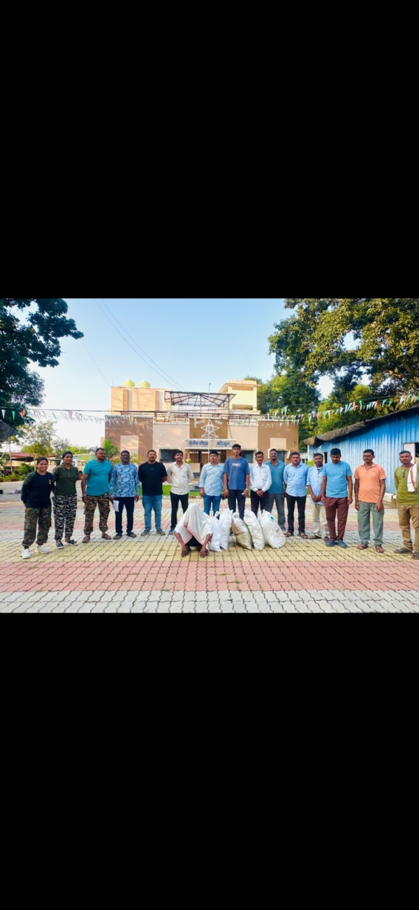 पोलिसांनी गांजा सह जप्त केलेला मुद्देमाल व आरोपी