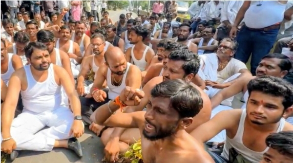 रविकांत तुपकर यांचे अमरावतीत अर्धनग्न आंदोलन; राज्यभर आंदोलनाचा इशारा