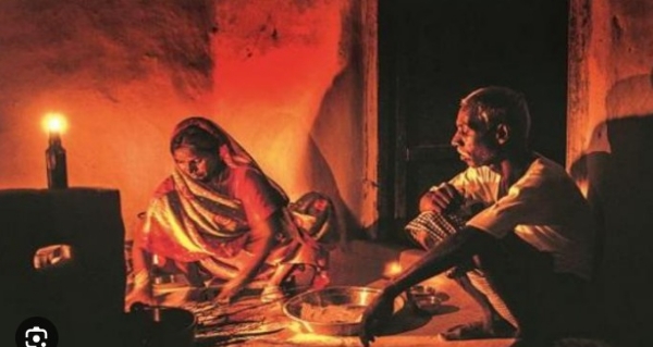 गावात कृषी फीडरवरील विजेचा लपंडाव गावात कृषी फीडरवरील विजेचा लपंडाव