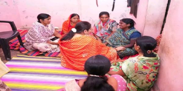 जिद्दी आणि धडाडीच्या अश्विनीच्या आठवणींनी कुटुंबीय भावूक; अर्चना पाटील यांनी केले सांत्वन