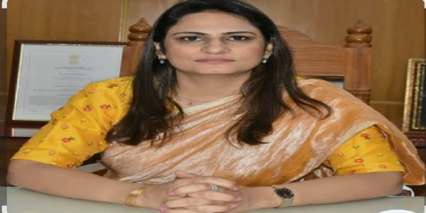 ‘रस्त्यांच्या कामात चूक दाखवा, मी नाव बदलेन’; नाशिक मनपा आयुक्तांचे थेट आव्हान