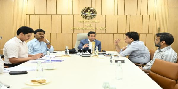 बंदरे प्रकल्पांना गती देऊन कालमर्यादेत कामे पूर्ण करा - नितेश राणे