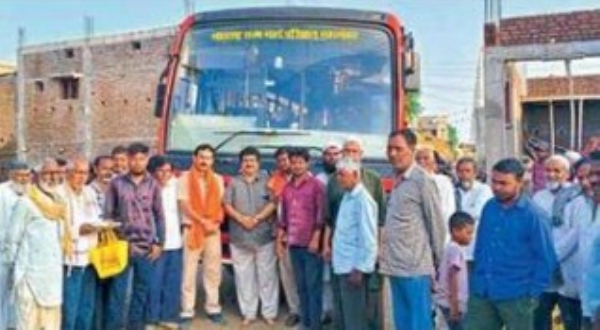 १२ वर्षांनंतर मालखेडमध्ये बस दाखल १२ वर्षांनंतर मालखेडमध्ये बस दाखल